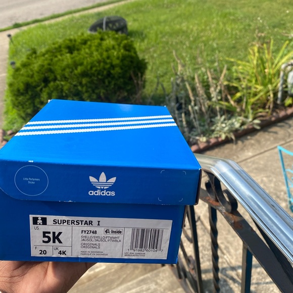 Adidas brand new - Picture 2 of 2